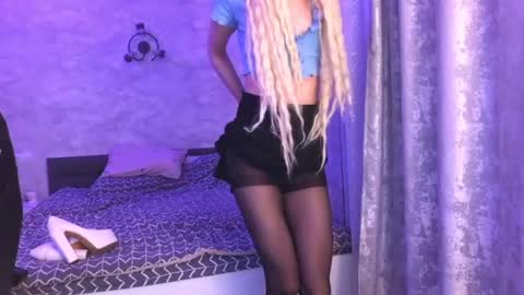 Snapshot of honey_sunset chatting on September 14, 5:47 pm honey_sunset online show from September 14, 5:47 pm