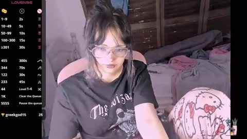 Snapshot of honeyapplealaska chatting on October 13, 9:28 pm Honey Apple Alaska online show from October 13, 9:28 pm