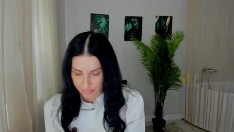 Jacqueline online show from May 11, 7:37 am