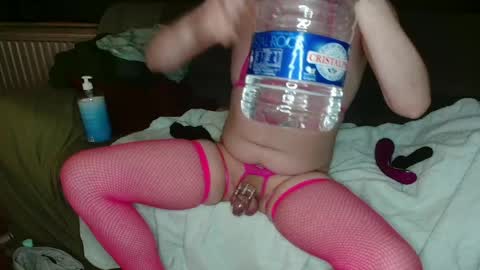 HoneyBunnyBedPet online show from April 28, 2:27 am