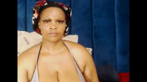 honeydropsxx2 online show from March 25, 12:50 am