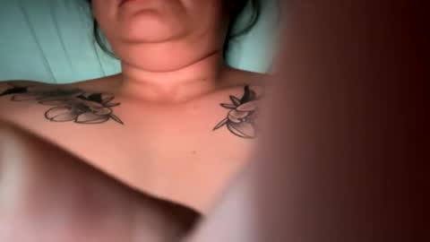 Snapshot of honeygirlox chatting on October 15, 1:23 pm honeygirlox online show from October 15, 1:23 pm