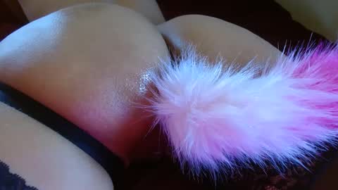 Snapshot of honeygoldenbaddie24 chatting on September 29, 6:18 pm honeygoldenbaddie24 online show from September 29, 6:18 pm