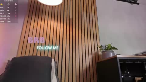 Sofia independent model online show from March 10, 2:37 pm