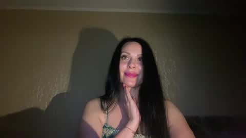 honeyvibe26 online show from June 15, 8:01 pm