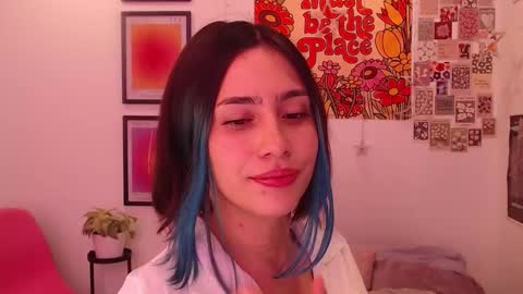 Snapshot of honeyypeaach chatting on October 29, 9:37 pm    online show from October 29, 9:37 pm