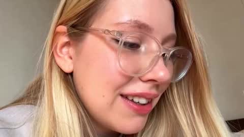 Audrey online show from September 15, 2:46 am