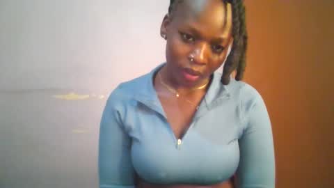 Snapshot of horny_hearts chatting on October 17, 7:23 am phanice online show from October 17, 7:23 am
