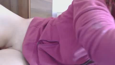 Snapshot of horny_hey chatting on February 22, 6:28 am Serena online show from February 22, 6:28 am
