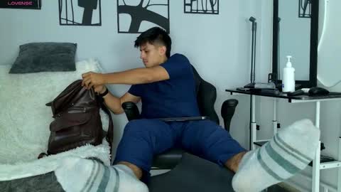 horny_roomies69 online show from March 9, 10:09 am