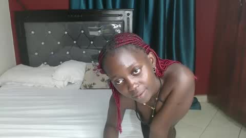 Snapshot of hornybella4 chatting on February 10, 3:57 am Bella online show from February 10, 3:57 am