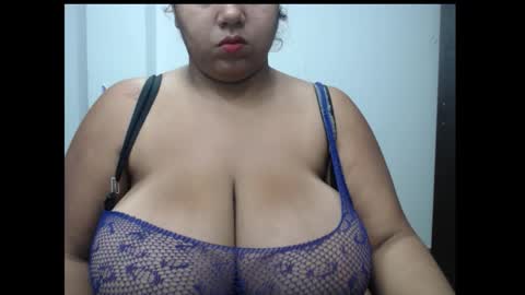 Snapshot of hornyboobs18 chatting on October 16, 2:44 am karen online show from October 16, 2:44 am