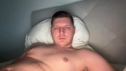 hornyboy95300 online show from December 28, 3:26 pm