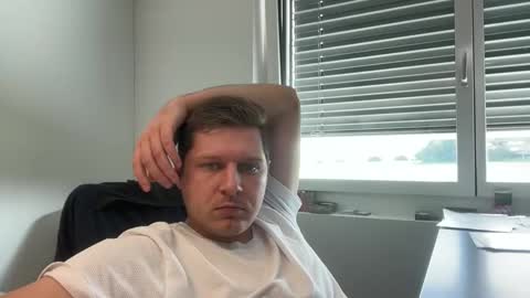 hornyboy95300 online show from October 10, 9:48 am