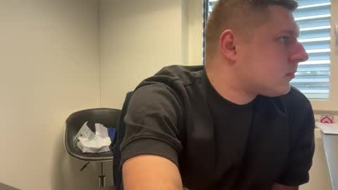 hornyboy95300 online show from December 24, 9:50 am