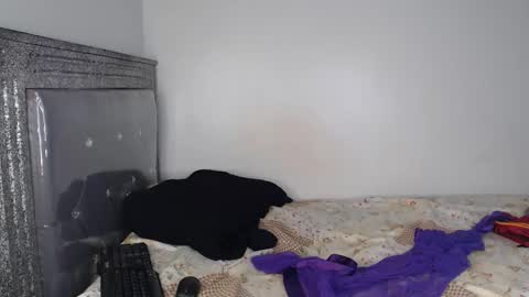 hornygal256 online show from November 4, 7:53 am