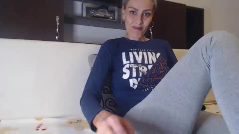 Snapshot of hornygirllx chatting on September 26, 6:27 pm AshlineKatte online show from September 26, 6:27 pm