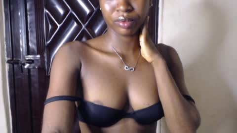 Bella online show from June 29, 7:57 pm
