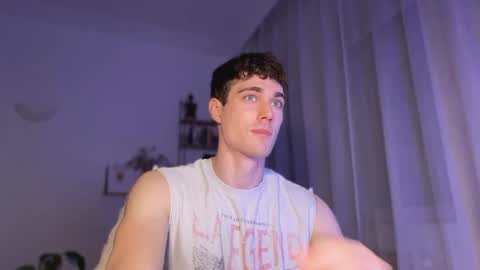 Travis online show from January 11, 9:32 pm