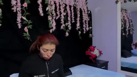 Snapshot of hornyy_mom chatting on September 29, 12:59 pm hornyy mom online show from September 29, 12:59 pm