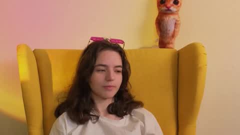 Snapshot of hortenciajenovese chatting on October 4, 8:12 am Mia online show from October 4, 8:12 am