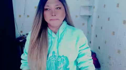 YOUR MAJESTY LUCY PEARL online show from January 10, 5:26 am