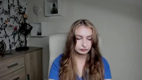 Snapshot of hot_1nina chatting on October 7, 5:58 am NINA online show from October 7, 5:58 am