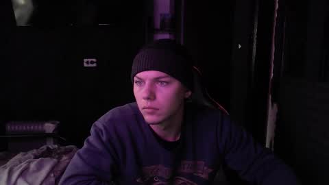 Hot boy 2002 online show from October 30, 7:53 am