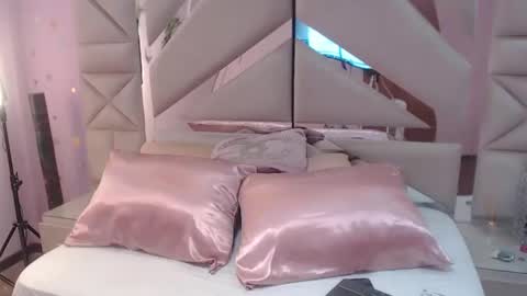 caatelaya  online show from February 27, 11:04 pm