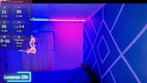 Hot Couple online show from October 9, 3:23 am