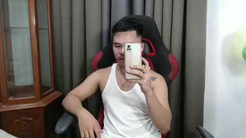 Snapshot of hot_emmanuel chatting on October 17, 10:30 am hot_emmanuel online show from October 17, 10:30 am