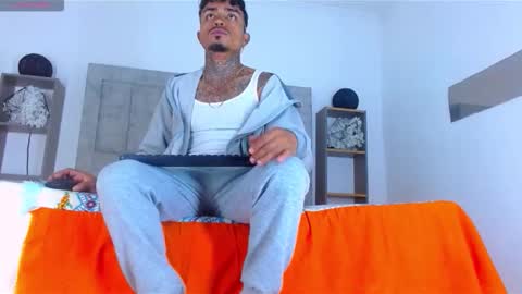 SEXY COUPLE  online show from February 2, 12:45 pm