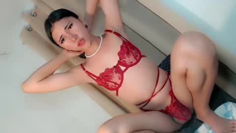 hot_little_angel18 online show from May 3, 12:22 pm