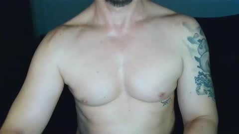 hot_mad online show from May 17, 4:43 am