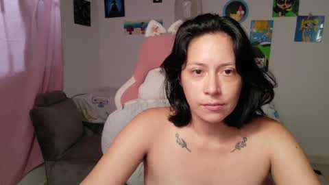 Mia online show from June 4, 4:24 pm