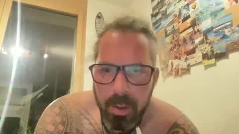 Snapshot of hot_sex83 chatting on October 16, 5:56 pm letmedoo2 online show from October 16, 5:56 pm