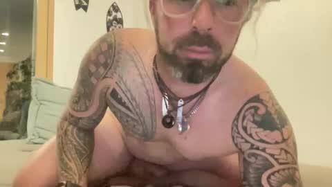 Snapshot of hot_sex83 chatting on October 27, 6:41 pm letmedoo2 online show from October 27, 6:41 pm