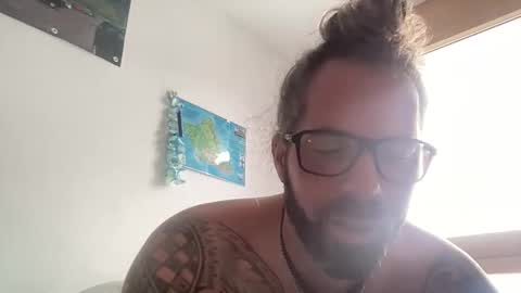 Snapshot of hot_sex83 chatting on December 7, 9:33 am letmedoo2 online show from December 7, 9:33 am