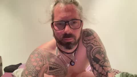 Snapshot of hot_sex83 chatting on February 27, 7:04 pm letmedoo2 online show from February 27, 7:04 pm