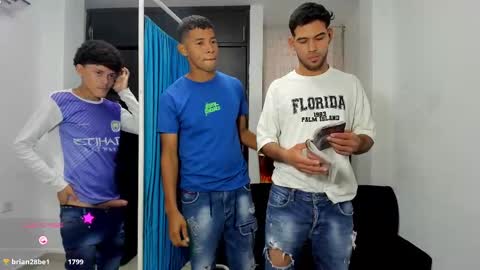 Vanesa Oliver and Andrew online show from March 11, 4:51 pm