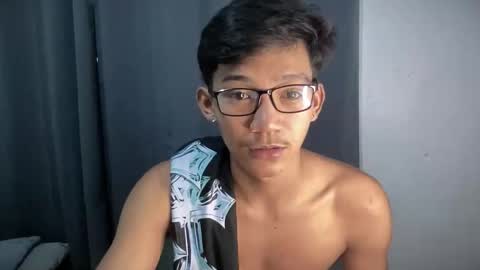 hotasian_jerome online show from March 1, 7:12 am