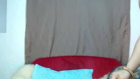 hotasianguyxxx online show from January 18, 8:34 am