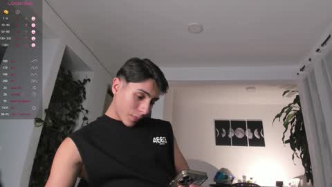 Snapshot of hotay_ chatting on September 27, 12:30 am Andrew xdres08 online show from September 27, 12:30 am