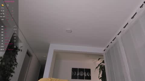 Snapshot of hotay_ chatting on October 13, 4:58 am Andrew xdres08 online show from October 13, 4:58 am