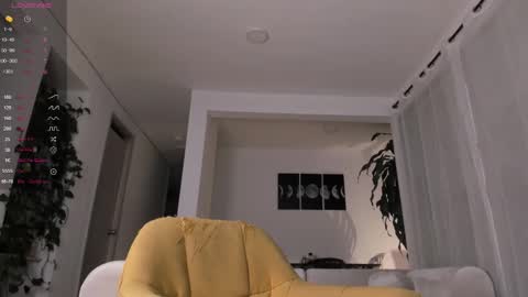 Snapshot of hotay_ chatting on October 4, 11:24 pm Andrew xdres08 online show from October 4, 11:24 pm