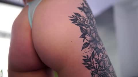 Anais online show from February 4, 9:57 am