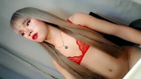 hotchescacummer online show from January 11, 6:47 pm