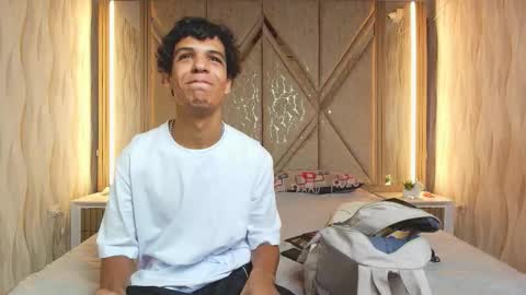 hotcouple_222 online show from March 22, 7:29 pm