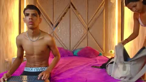 hotcouple_222 online show from November 19, 7:29 am