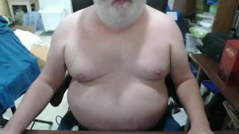 Snapshot of hotgrandpa594u chatting on October 6, 5:31 pm hotgrandpa594u online show from October 6, 5:31 pm
